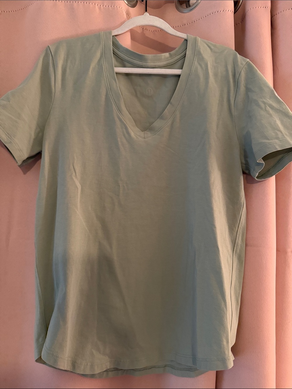 lululemon athletica Women's Light Sage Green V-Neck Short Sleeve Tee